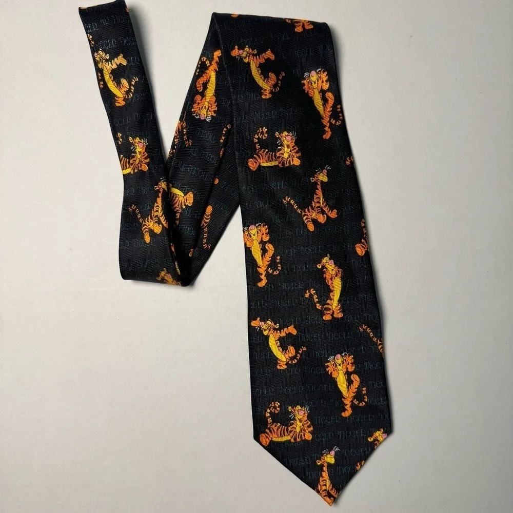 Tigger Characters Winnie Men’s Tie Black Authentic Pooh Disney 100% Silk